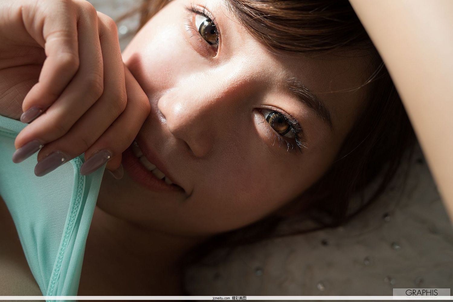 [Graphis] First Gravure Ó –  Tsubasa